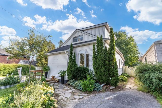 889 Third Street, Mississauga