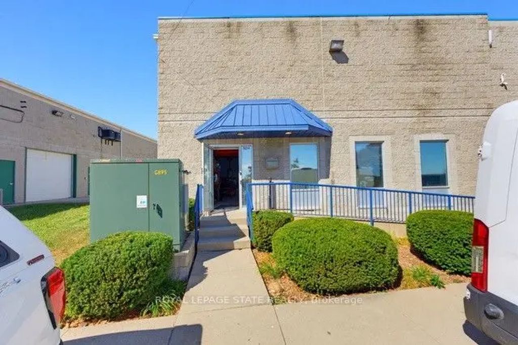 5014 South Service Road, Burlington