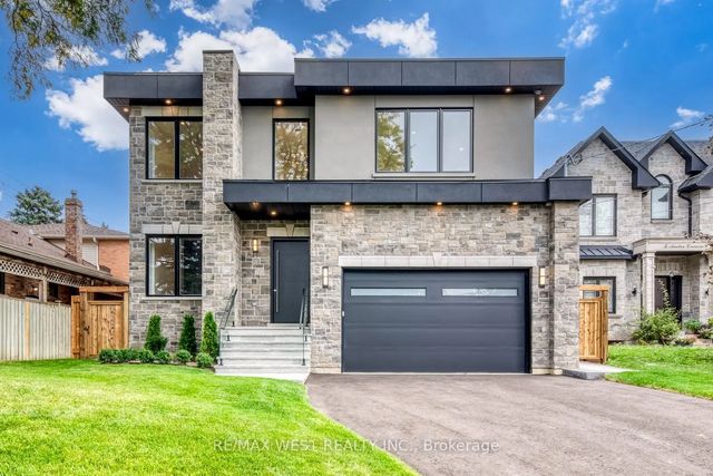 3 Amber Crescent, Toronto W04