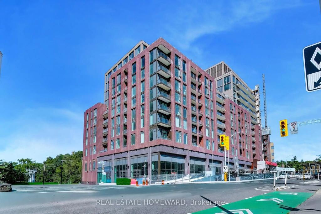 2450 Bloor Street W 304, Toronto W01