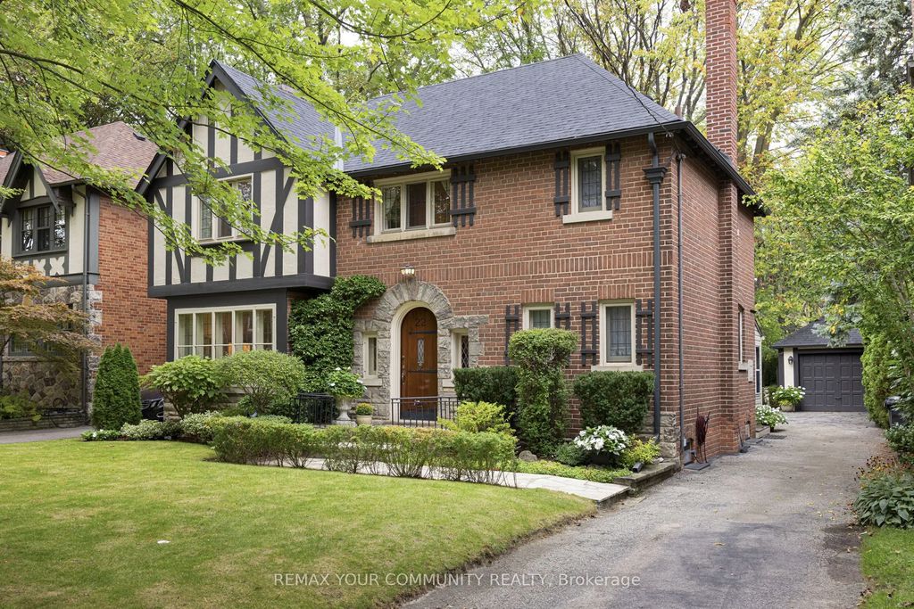 22 Belvedere Boulevard, Toronto W08