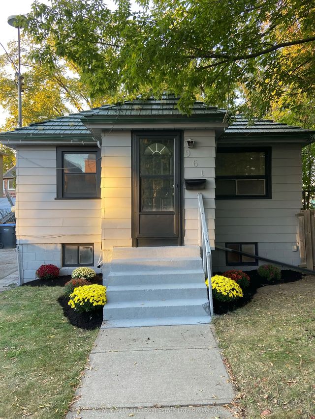 961 Ninth Street, Mississauga