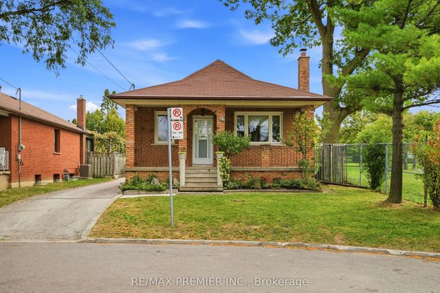 1 Mayo Drive, Toronto W04
