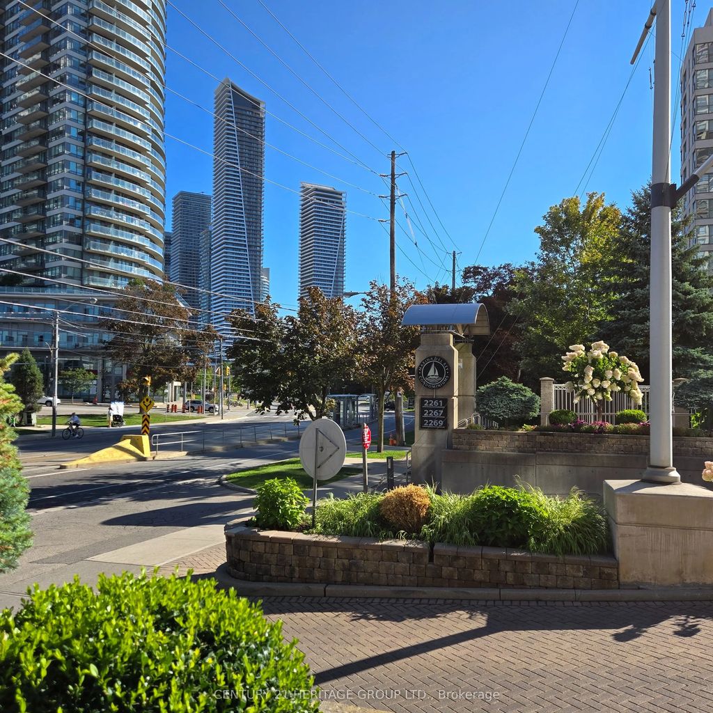 2267 Lakeshore Boulevard W 610, Toronto W06