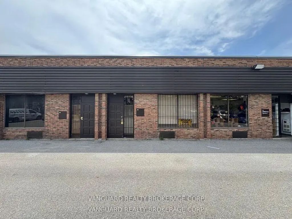 877 Alness Street 14, Toronto W05