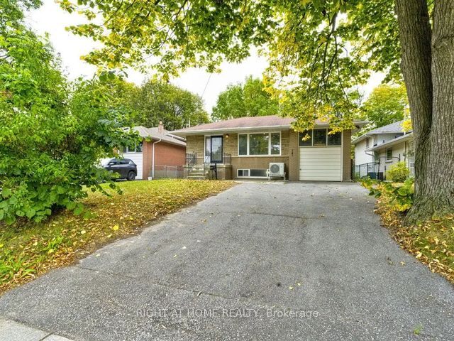 341 Rathburn Road, Toronto W08