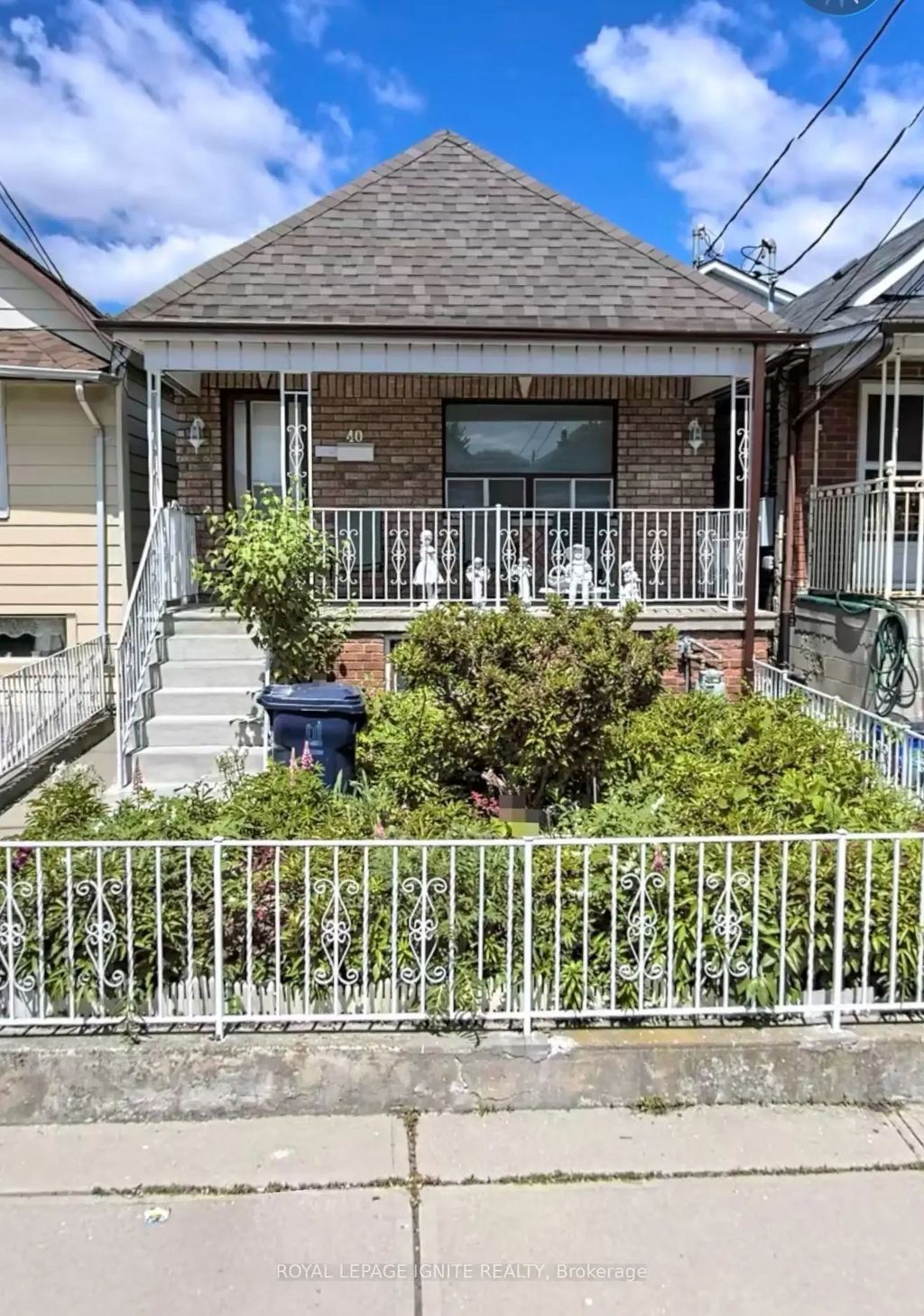 40 Avon Avenue, Toronto W03