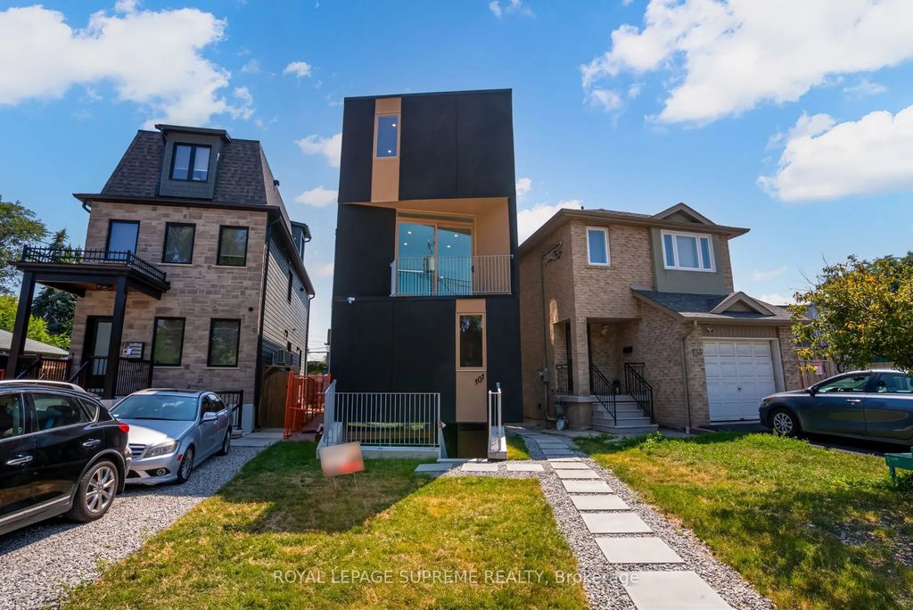 101 Bernice Crescent 3, Toronto W03