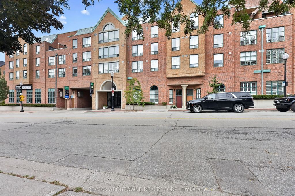 221 Robinson Street 211, Oakville