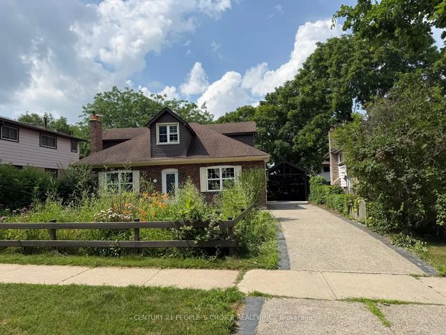 1226 Oxford Avenue, Oakville