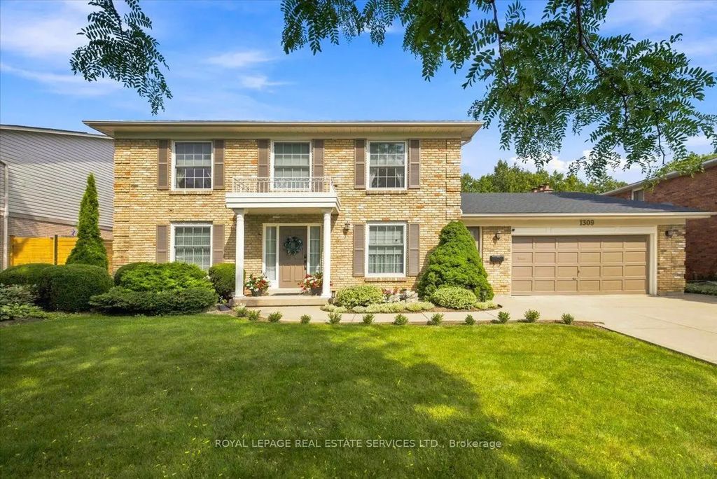 1309 Monmouth Drive, Burlington