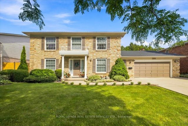 1309 Monmouth Drive, Burlington