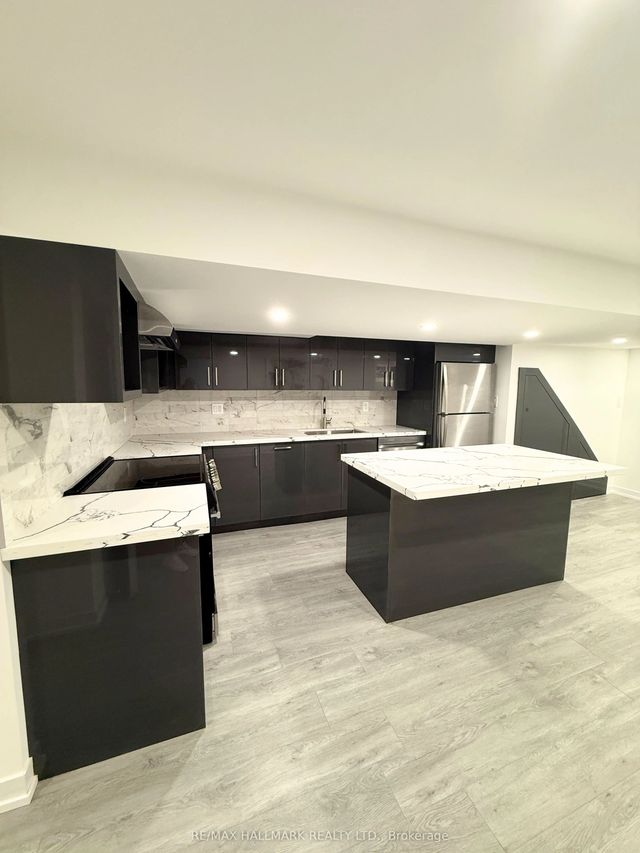 1190 Dovercourt Road Bsmnt, Toronto W02