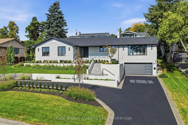 841 Danforth Place, Burlington