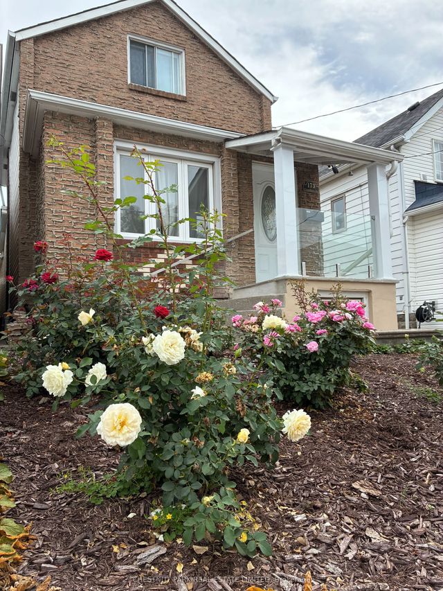 173 Chambers Avenue Lower, Toronto W03