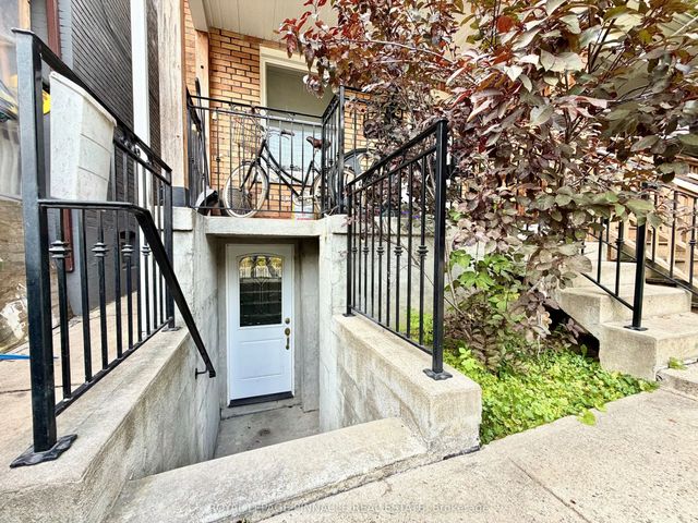 136 Campbell Avenue Lower, Toronto W02