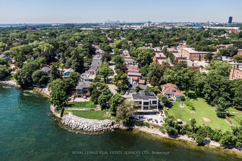25 Miles Road, Toronto W06