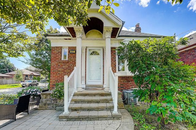 441 Rimilton Avenue, Toronto W06