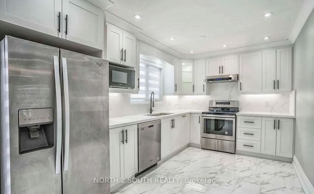 37 Loire Court Upper, Toronto W10