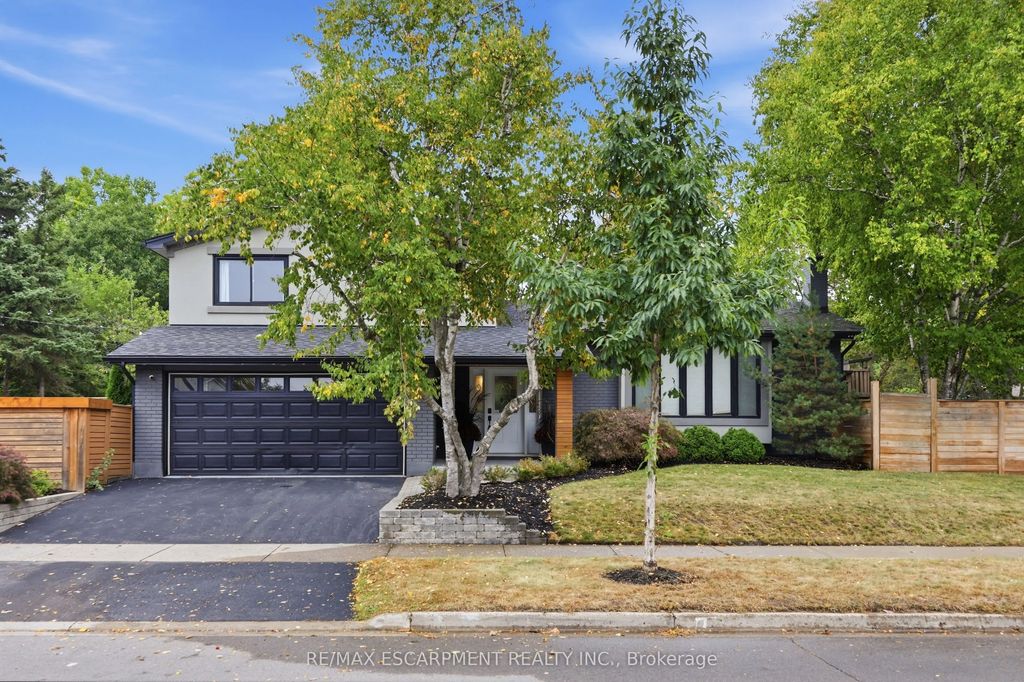 134 Fairwood Place W, Burlington