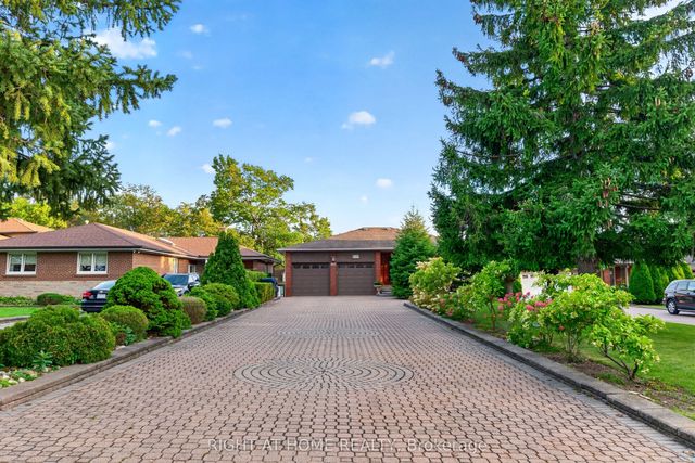 397 Maple Leaf Drive, Toronto W04