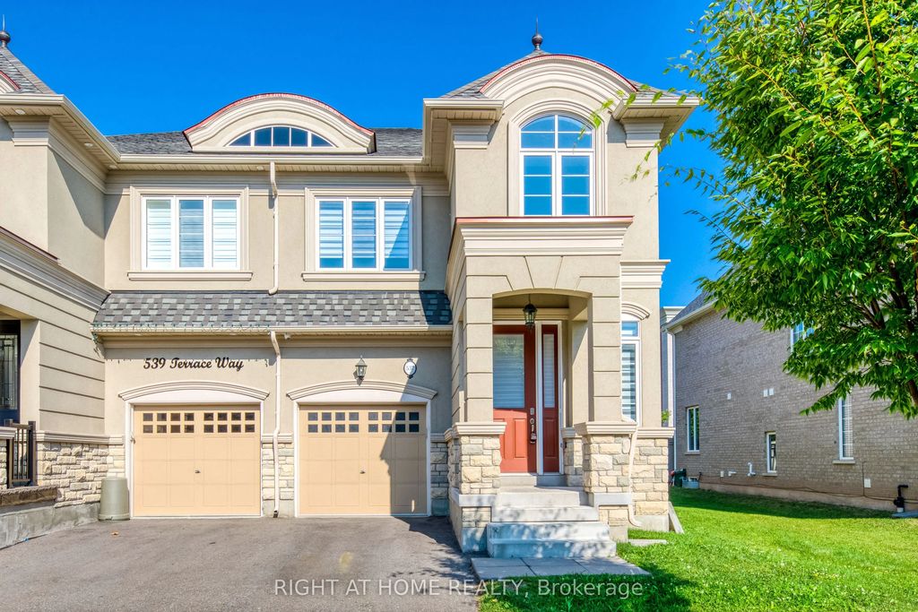 537 Terrace Way, Oakville