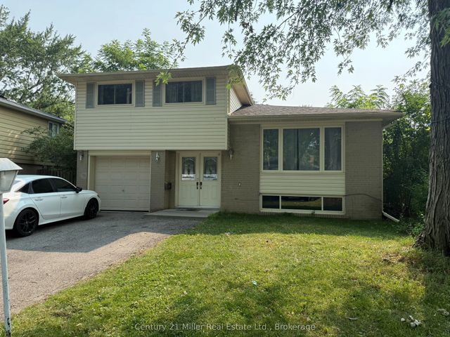 35 Melville Crescent Upper, Brampton