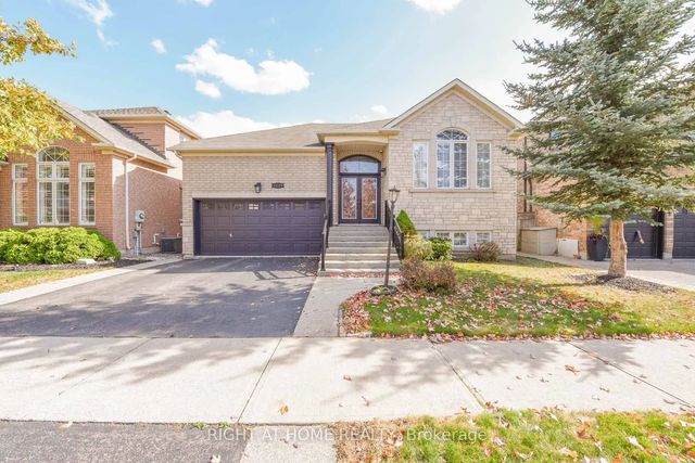 2229 Glazebrook Circle Lower, Oakville