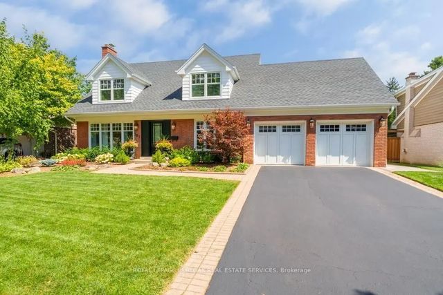 385 Rosslyn Drive, Burlington