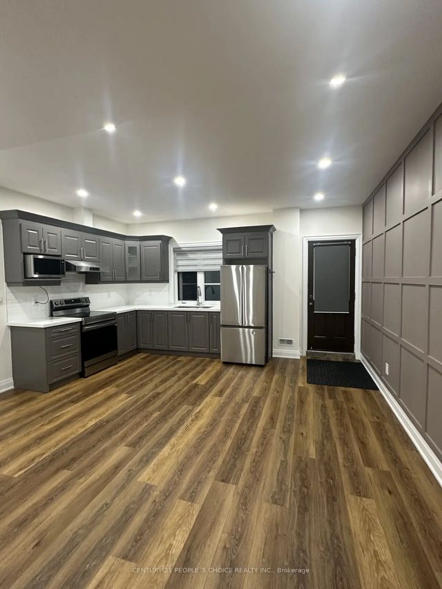 126 Degrey Drive, Brampton