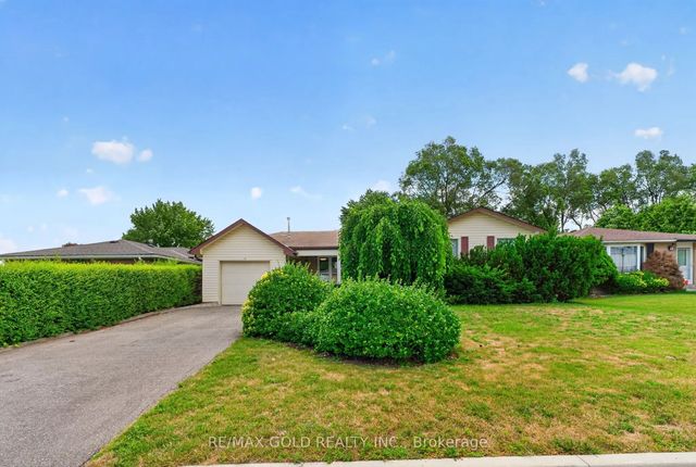 18 Esplanade Road, Brampton