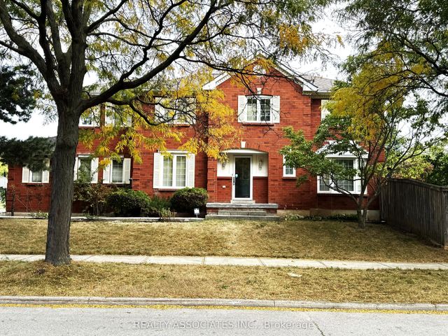 5577 Haddon Hall Road, Mississauga