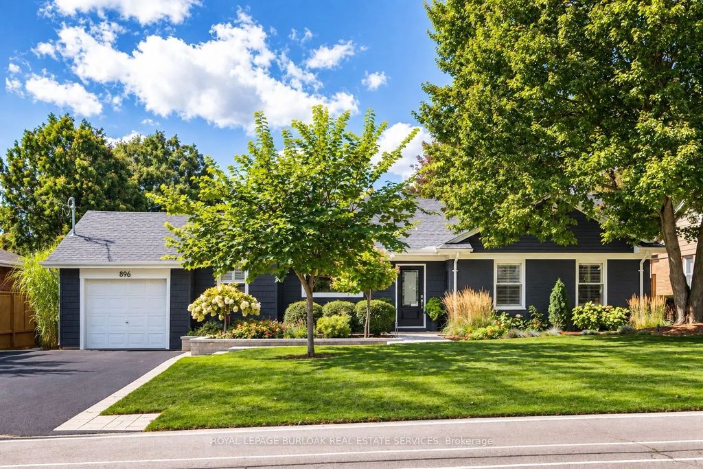 896 Eagle Drive, Burlington