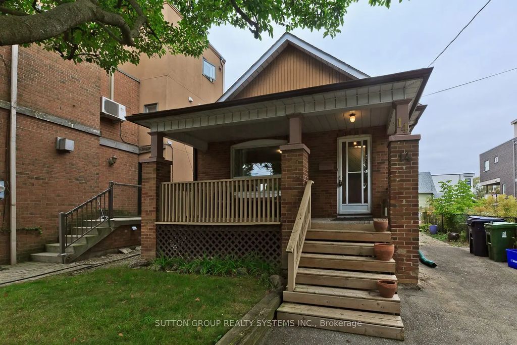 14 Lake Shore Drive, Toronto W06