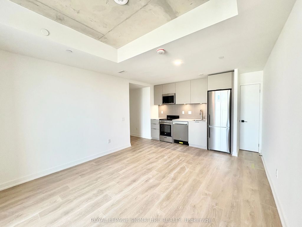 1 Vine Avenue 415, Toronto W02