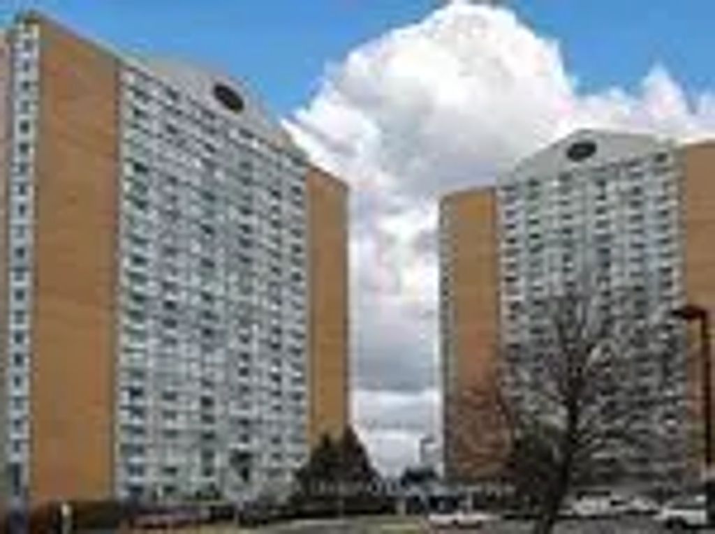 25 Trailwood Drive 704, Mississauga
