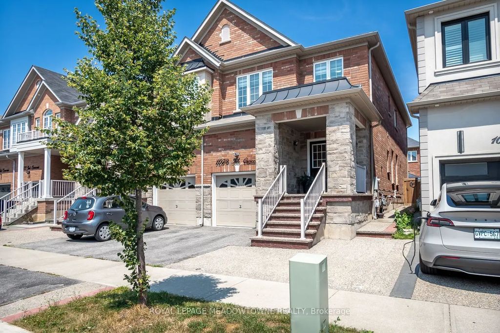 1079 Job Crescent, Milton