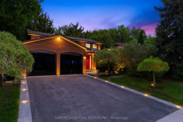 5 Canterbury Crescent, Toronto W08