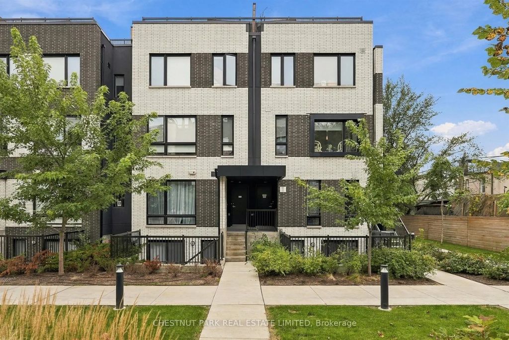 20 Ed Clark Gardens Th12, Toronto W03