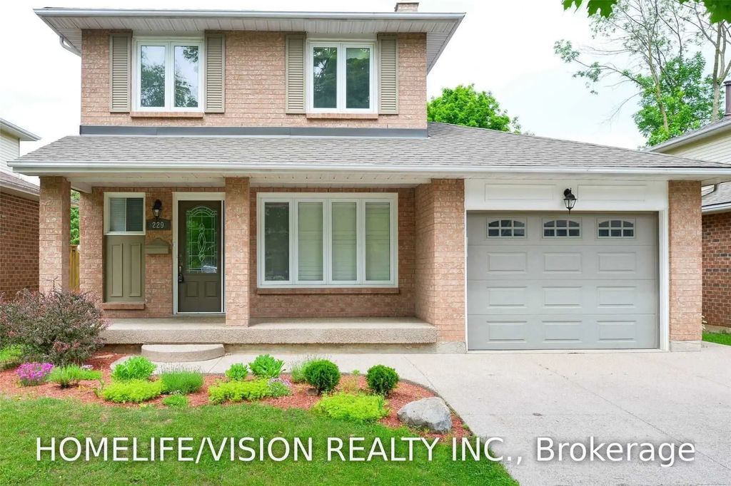 229 Village Wood Road, Oakville