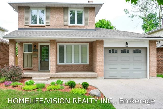 229 Village Wood Road, Oakville