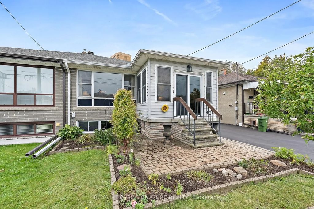 29 Heavitree Drive, Toronto W05