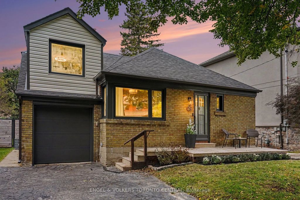28 Inverleigh Drive, Toronto W07