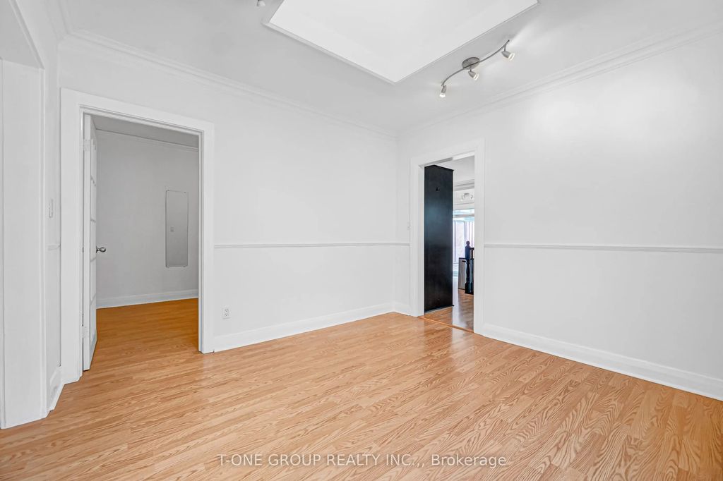 13 Twenty Ninth Street, Toronto W06