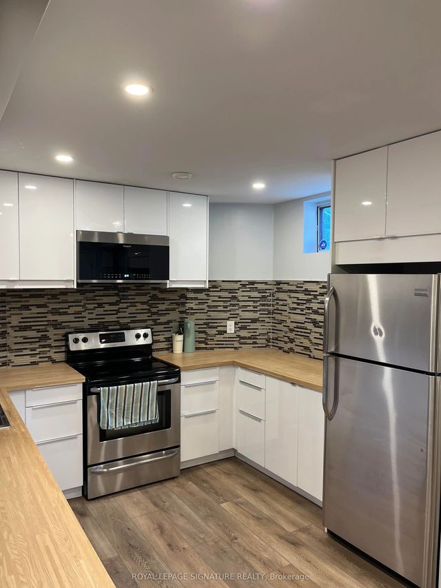 21 Melbert Road Bsmt, Toronto W08