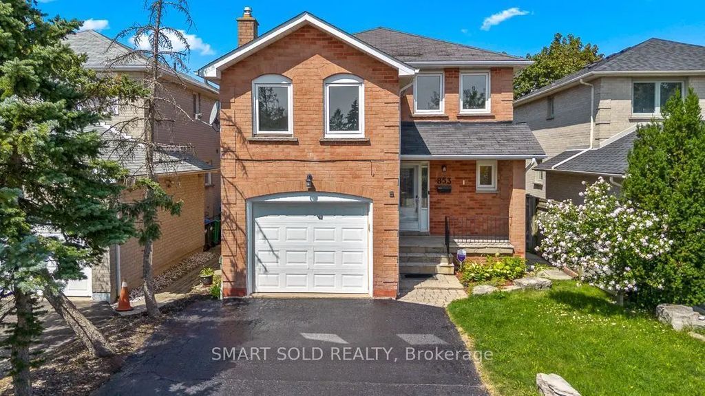 853 Apple Gate Court, Mississauga