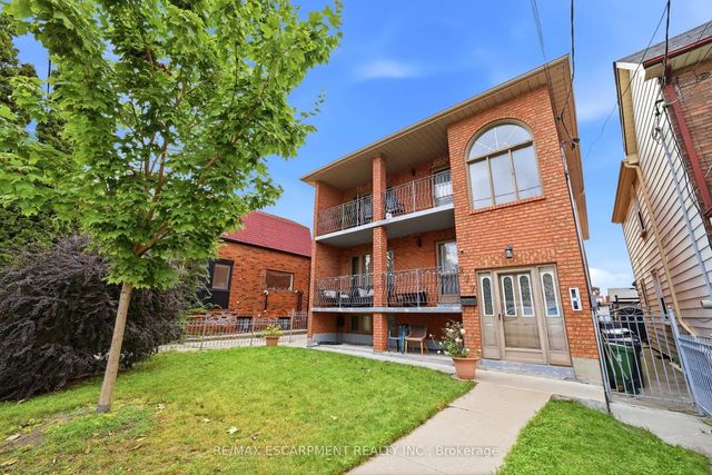 277 Harvie Avenue, Toronto W03