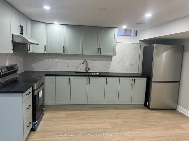 21 Hartford Trail, Brampton