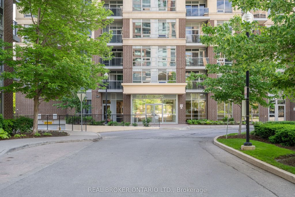 3 Michael Power Place Ph2, Toronto W08