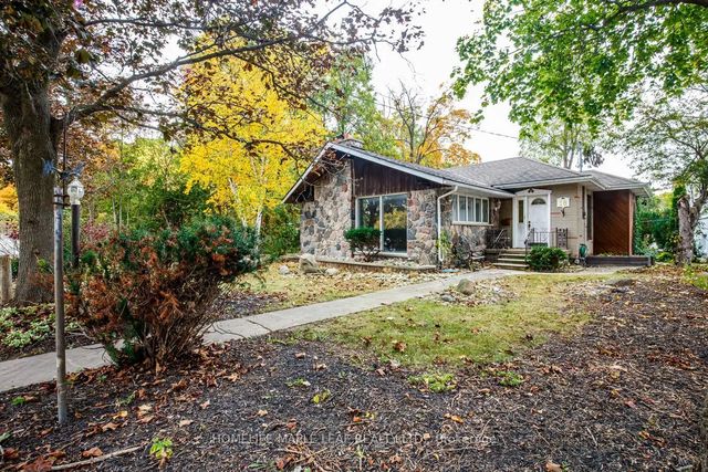 18 Adamson Street S, Halton Hills
